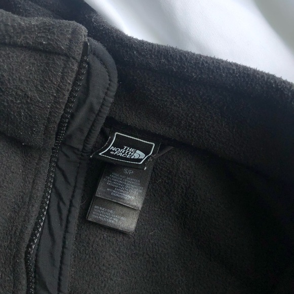The North Face Black Fleece Jacket - Picture 2 of 3